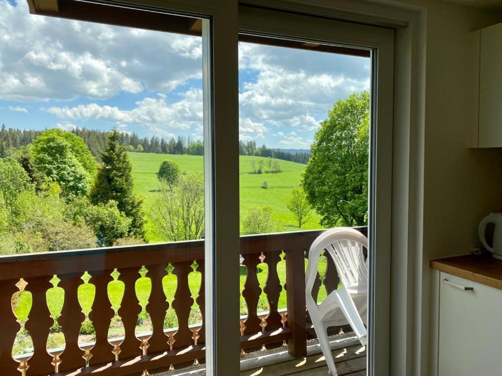 Gaestehaus Steiert Fewo Kuhbergblick Ленцкирх Экстерьер фото